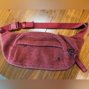 Lululemon On the Beat Belt Bag (Sherpa)